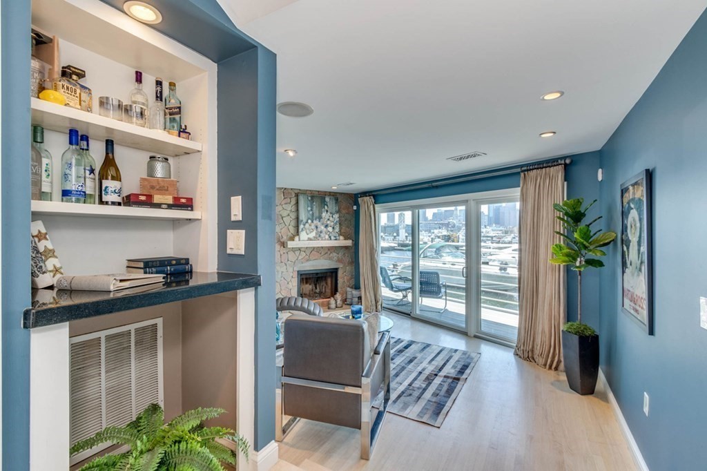 9 Constellation Wharf, Unit 9 Boston, MA 02129 - Photo 14 of 42