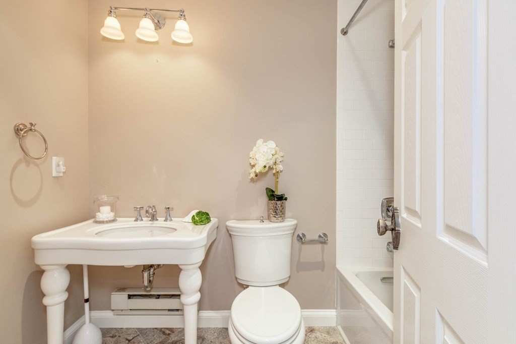 9 Constellation Wharf, Unit 9 Boston, MA 02129 - Photo 18 of 42