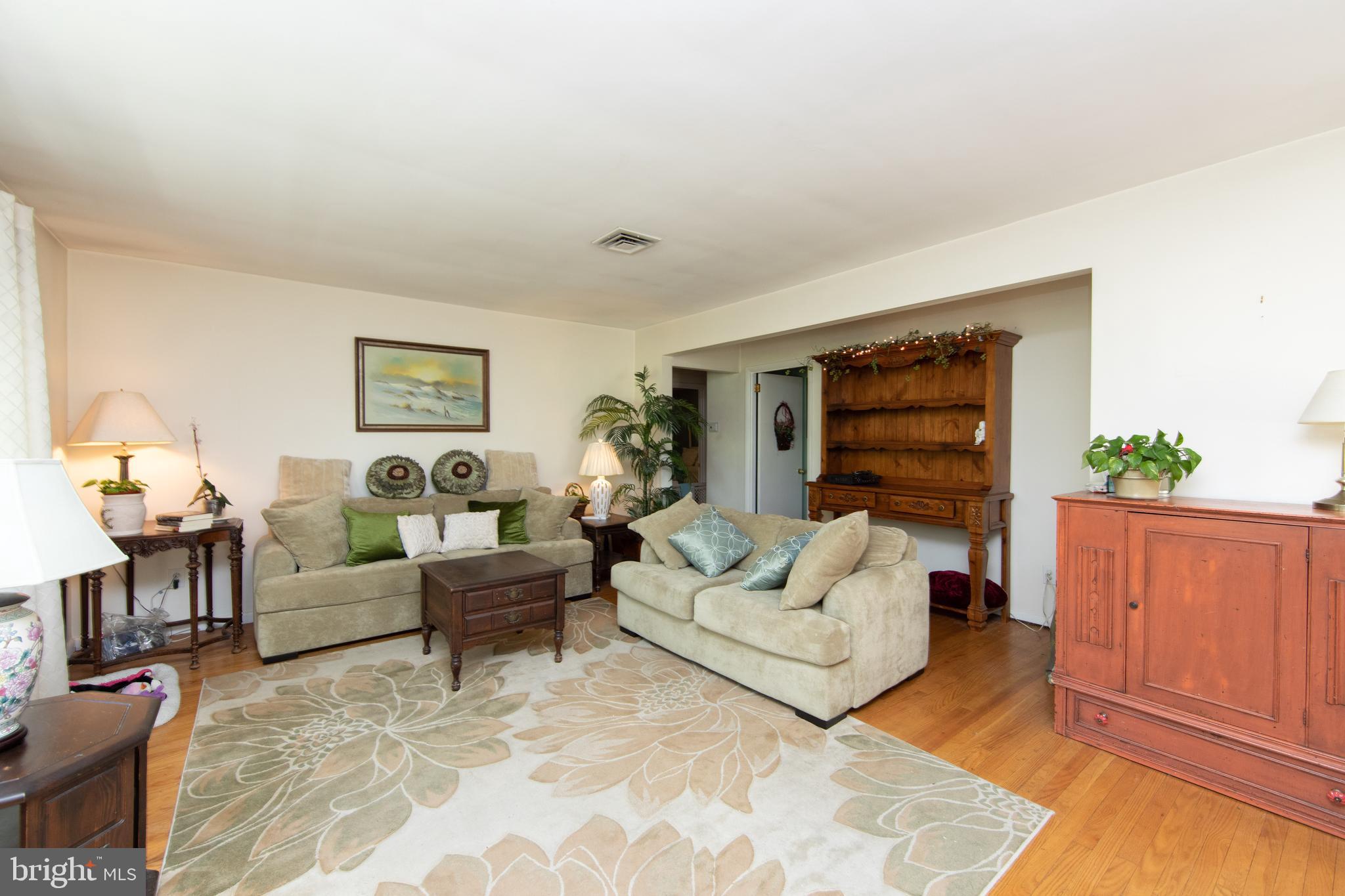 419 Farwood Road Haddonfield, NJ 08033 - Photo 4 of 36 Living Room