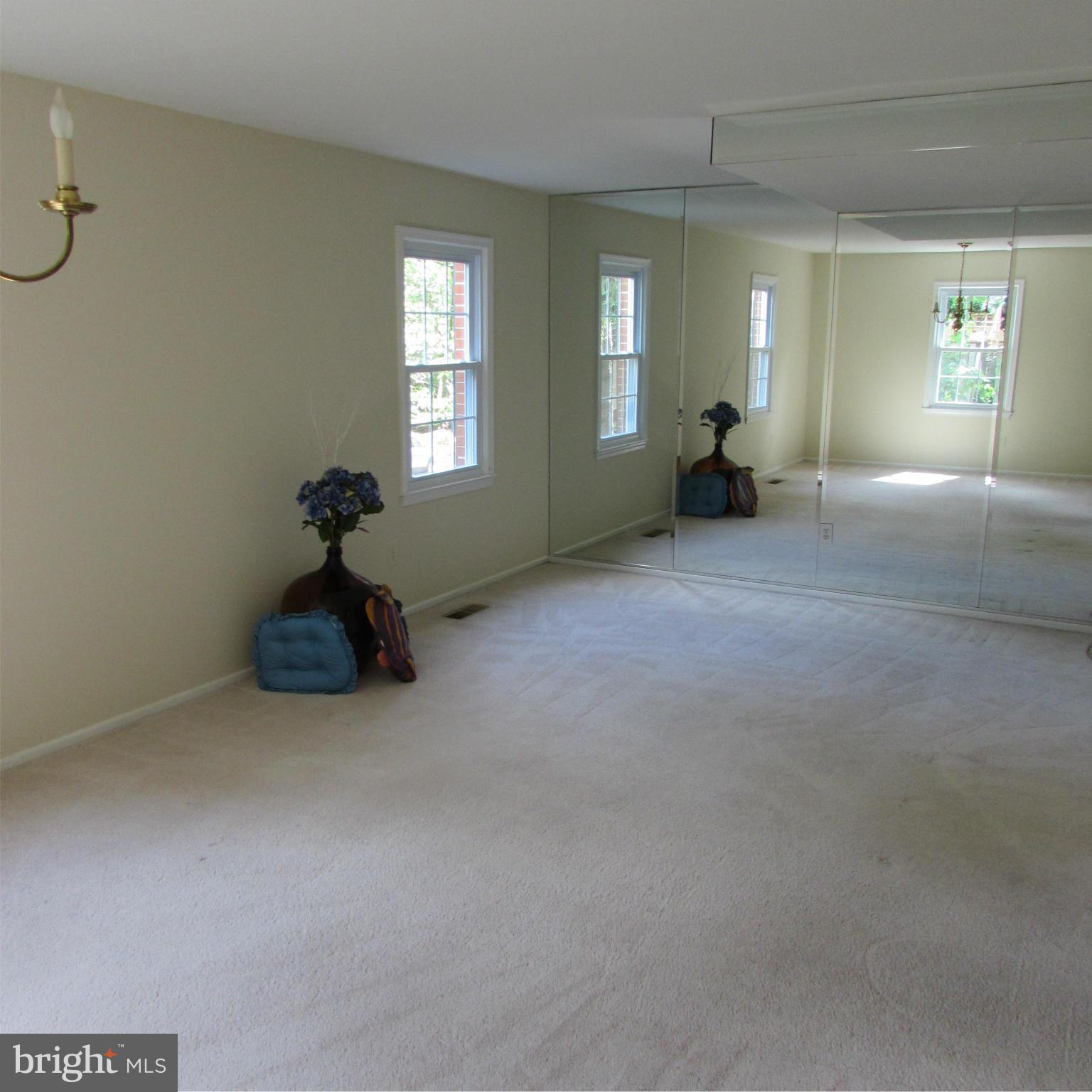9519 Burdett Road Burke, VA 22015 - Photo 7 of 30 Family Room