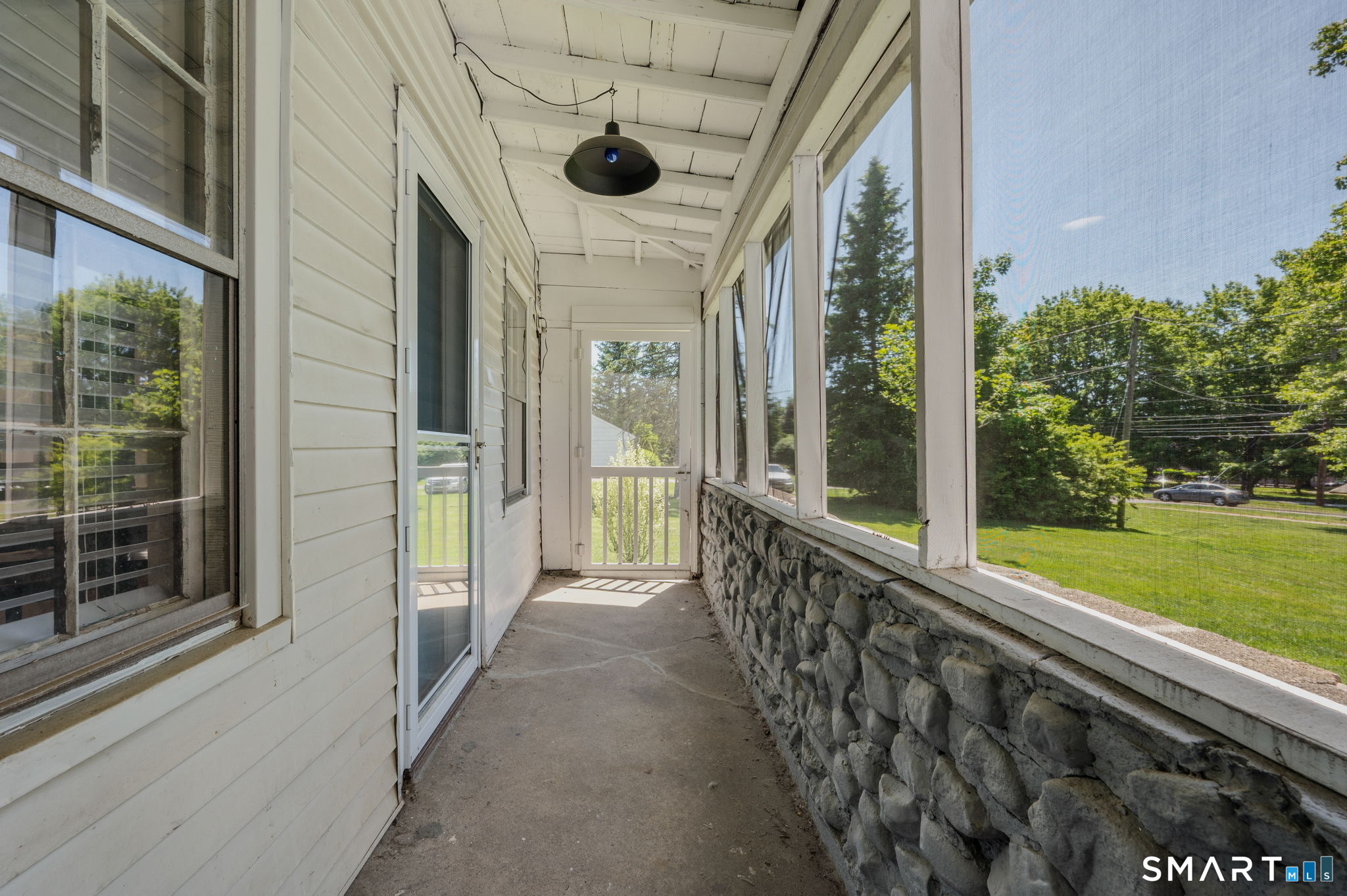 616 Murdock Avenue Meriden, CT 06450 - Photo 7 of 38