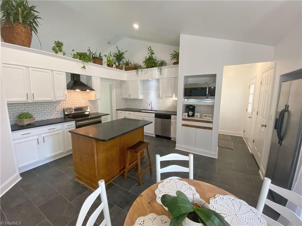 2104 Acorn Ridge Road Greensboro, NC 27407 - Photo 2 of 21 Gallery Image 2