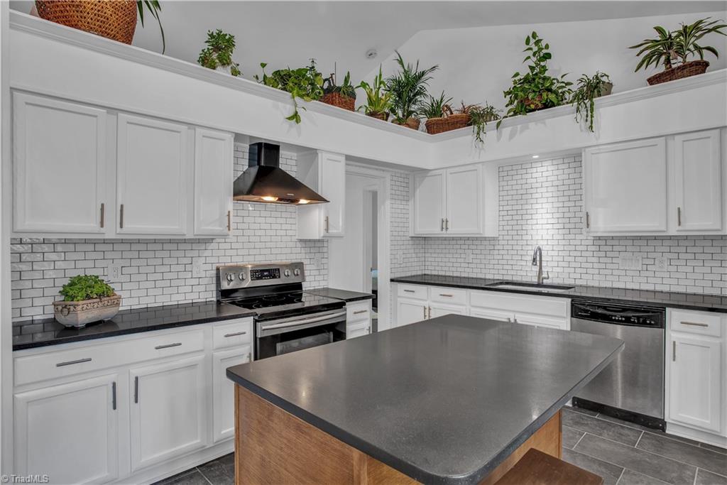 2104 Acorn Ridge Road Greensboro, NC 27407 - Photo 7 of 21 Gallery Image 7