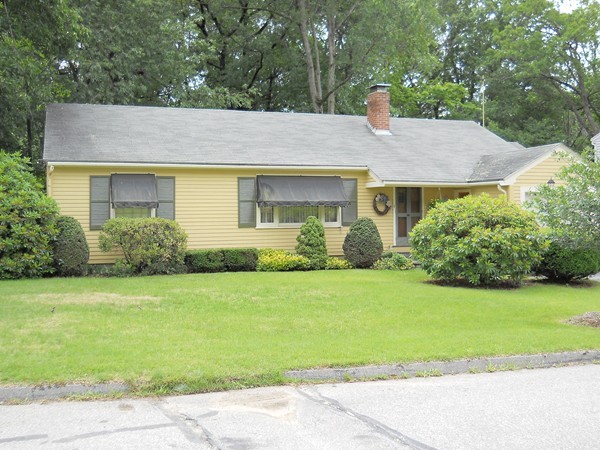 18 Stoneleigh Road Worcester, MA 01606 - Photo 2 of 16 Gallery Image 2