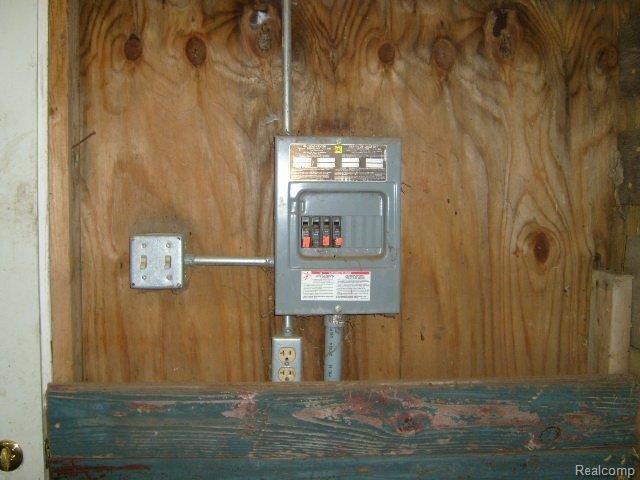 298 Sanders Road Oxford, MI 48371 - Photo 20 of 23 Electric Inside Barn.JPG