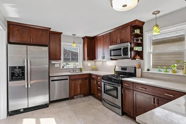 $199,900 | 11 Normandy Place, Champaign, IL 61821