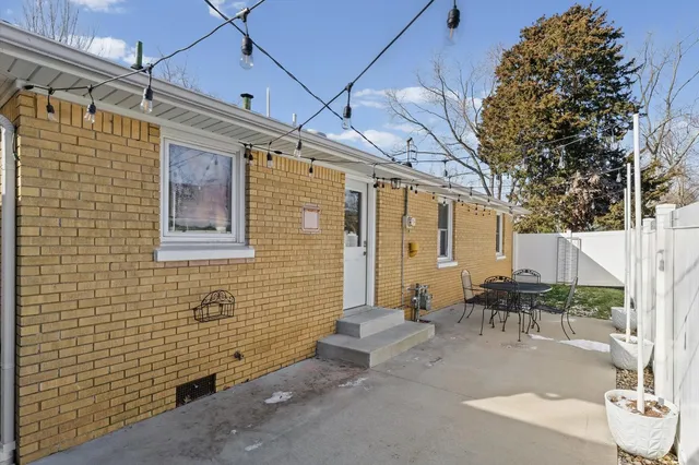 $199,900 | 11 Normandy Place, Champaign, IL 61821