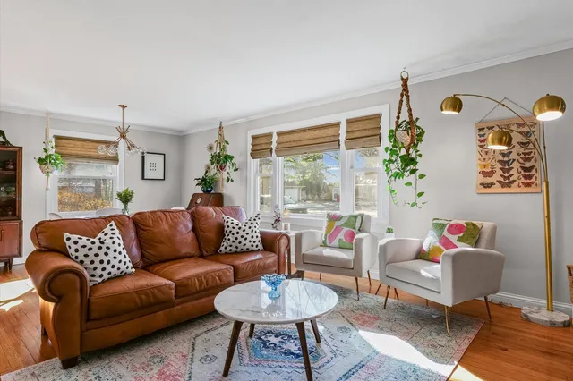 $199,900 | 11 Normandy Place, Champaign, IL 61821