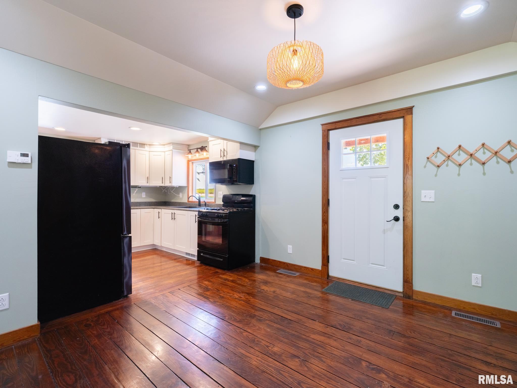 28135 Allentown Road Tremont, IL 61568 - Photo 4 of 46