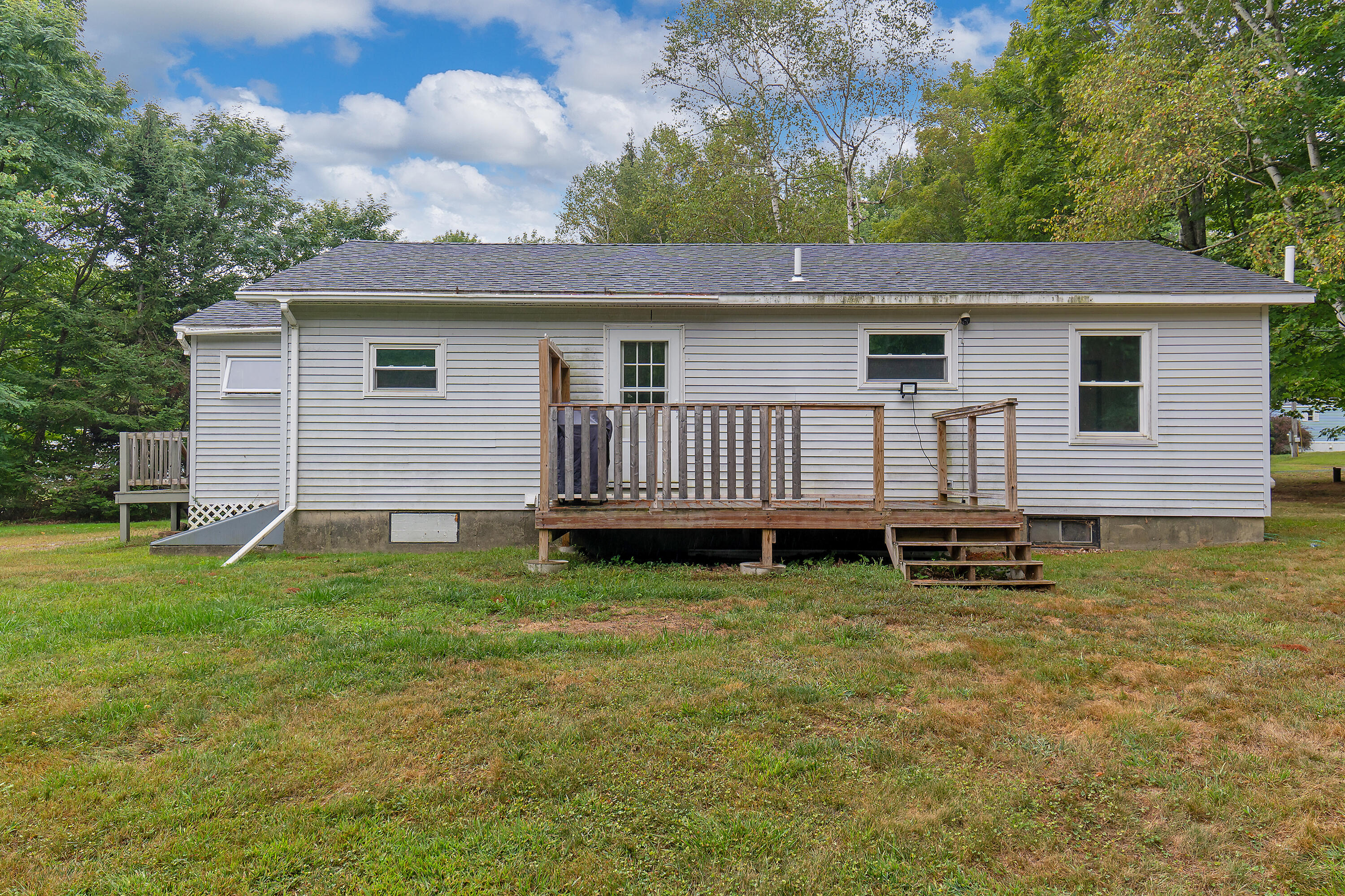 692 East Pittston Road Pittston, ME 04345 - Photo 5 of 39 692 E Pittston Rd_0103