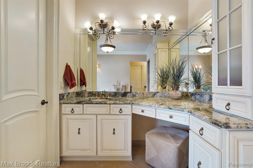 4633 Theheights Boulevard Rochester, MI 48306 - Photo 23 of 48 Gallery Image 23