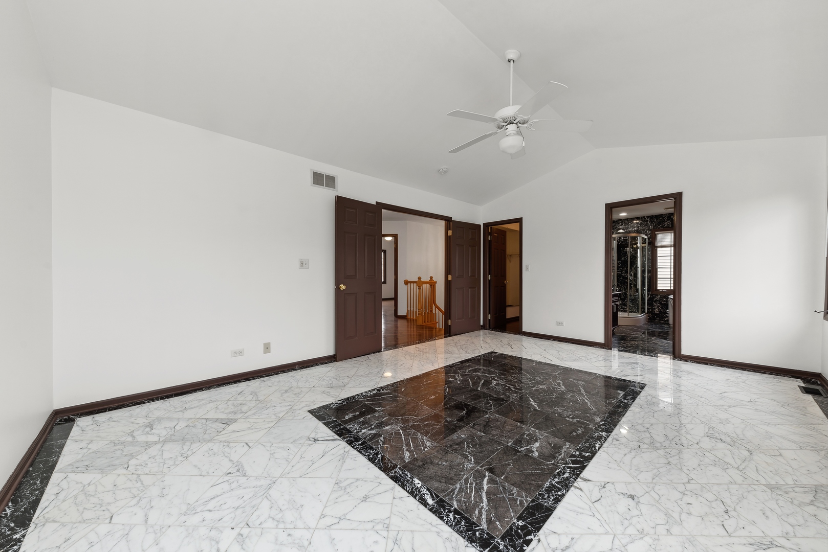 1115 South Elmhurst Road Wheeling, IL 60090 - Photo 17 of 33 a view of an empty room