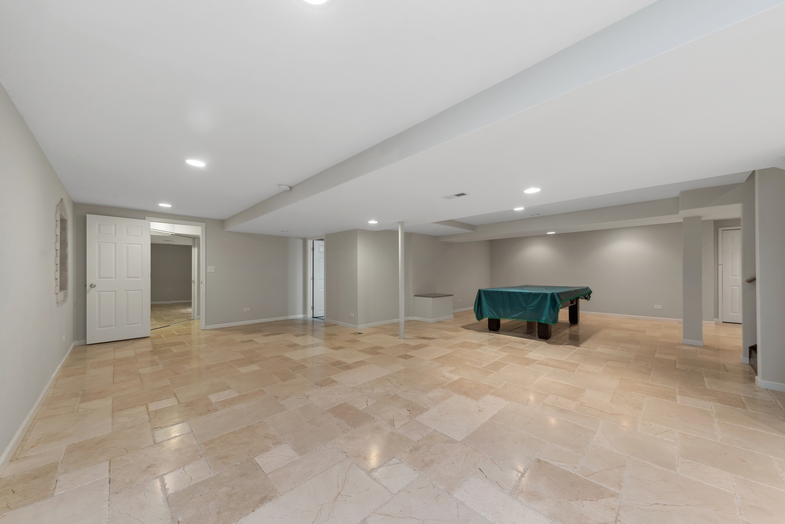 1115 South Elmhurst Road Wheeling, IL 60090 - Photo 24 of 33 a view of an empty room