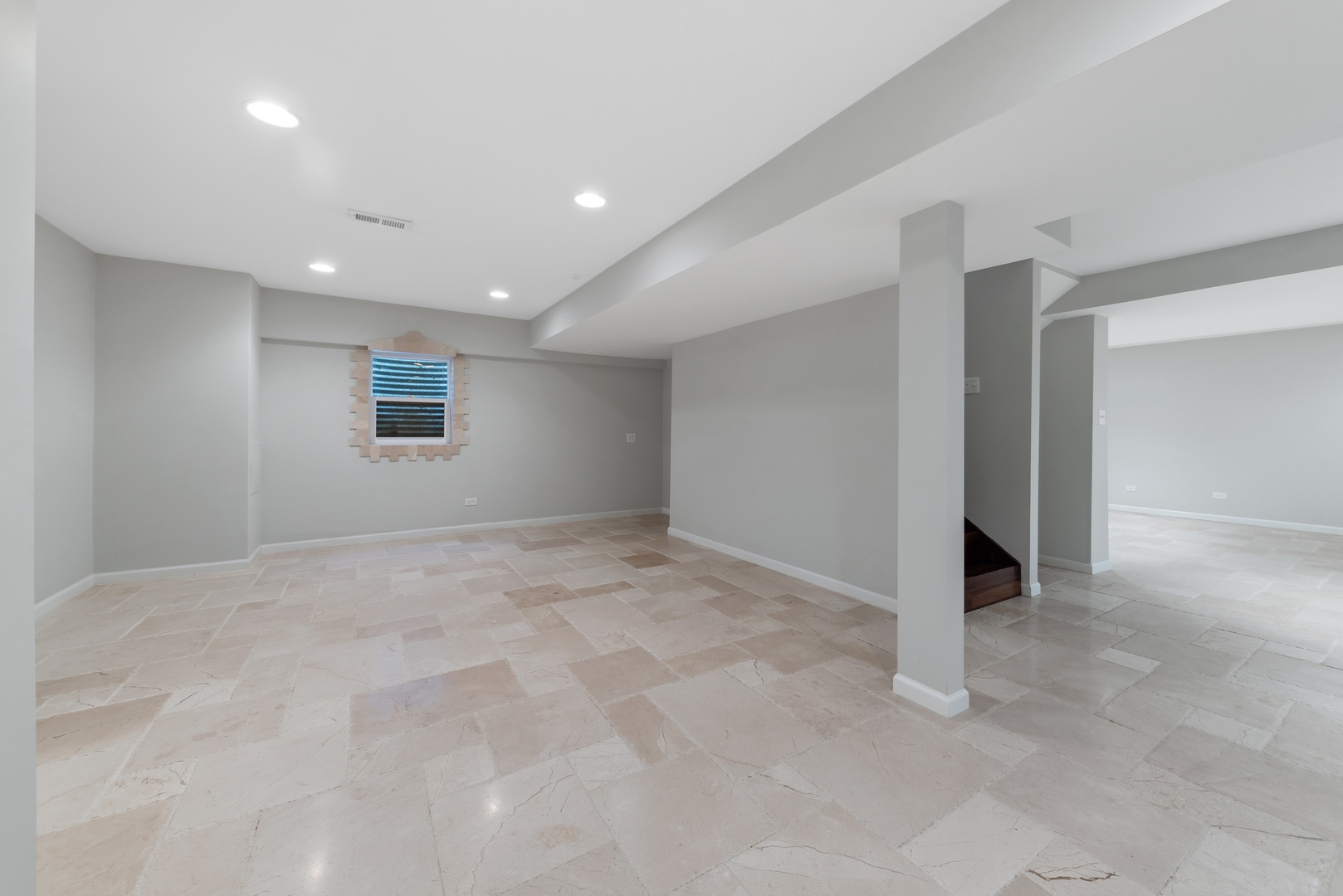 1115 South Elmhurst Road Wheeling, IL 60090 - Photo 25 of 33 a view of an empty room