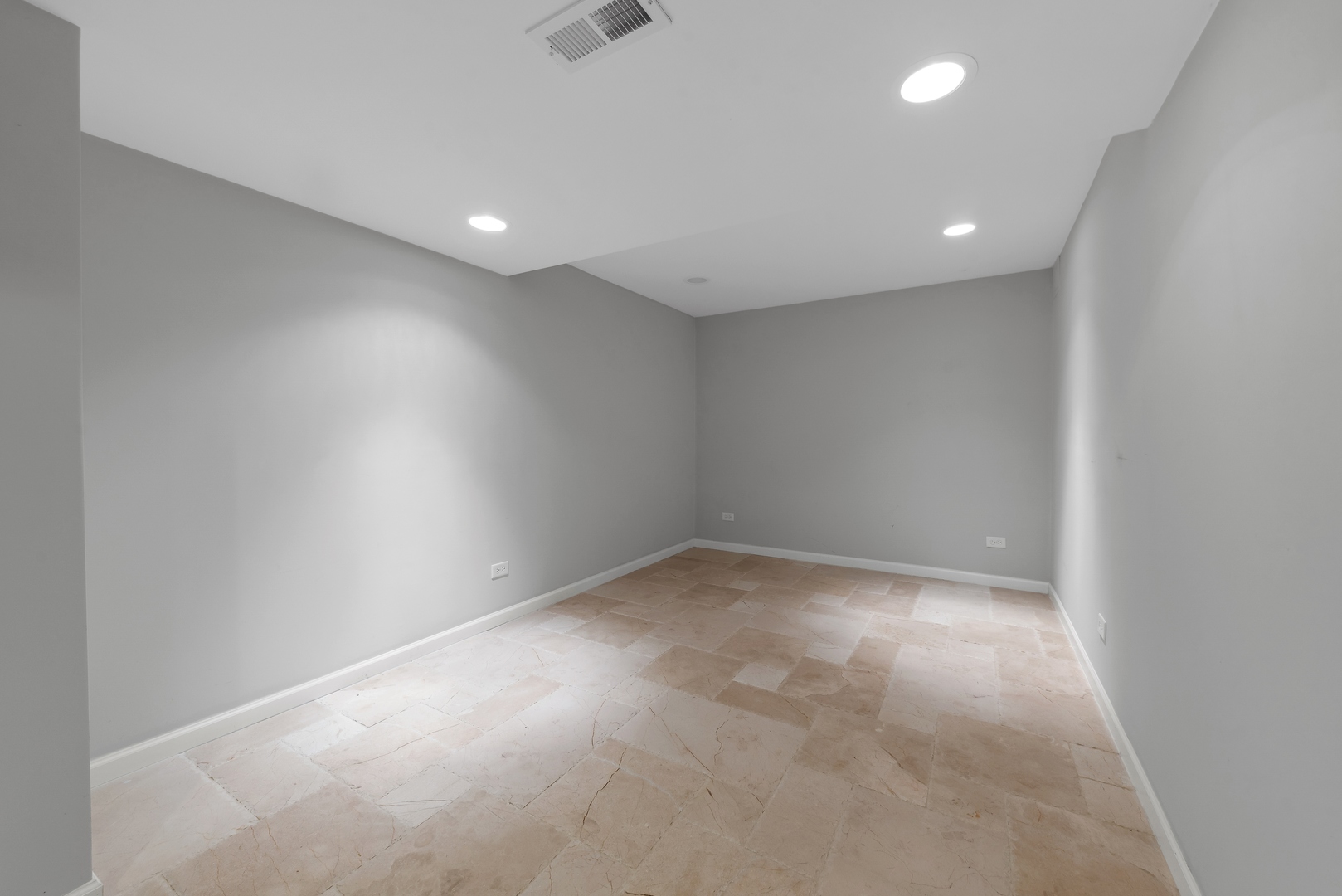 1115 South Elmhurst Road Wheeling, IL 60090 - Photo 26 of 33 an empty room with a empty space and windows