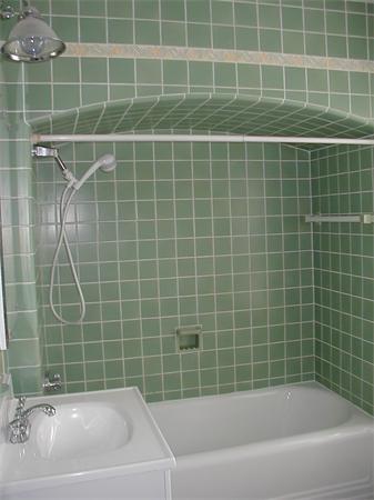 49 Dean Avenue, Unit 2 Franklin, MA 02038 - Photo 6 of 9 a view of a bathtub in a bathroom