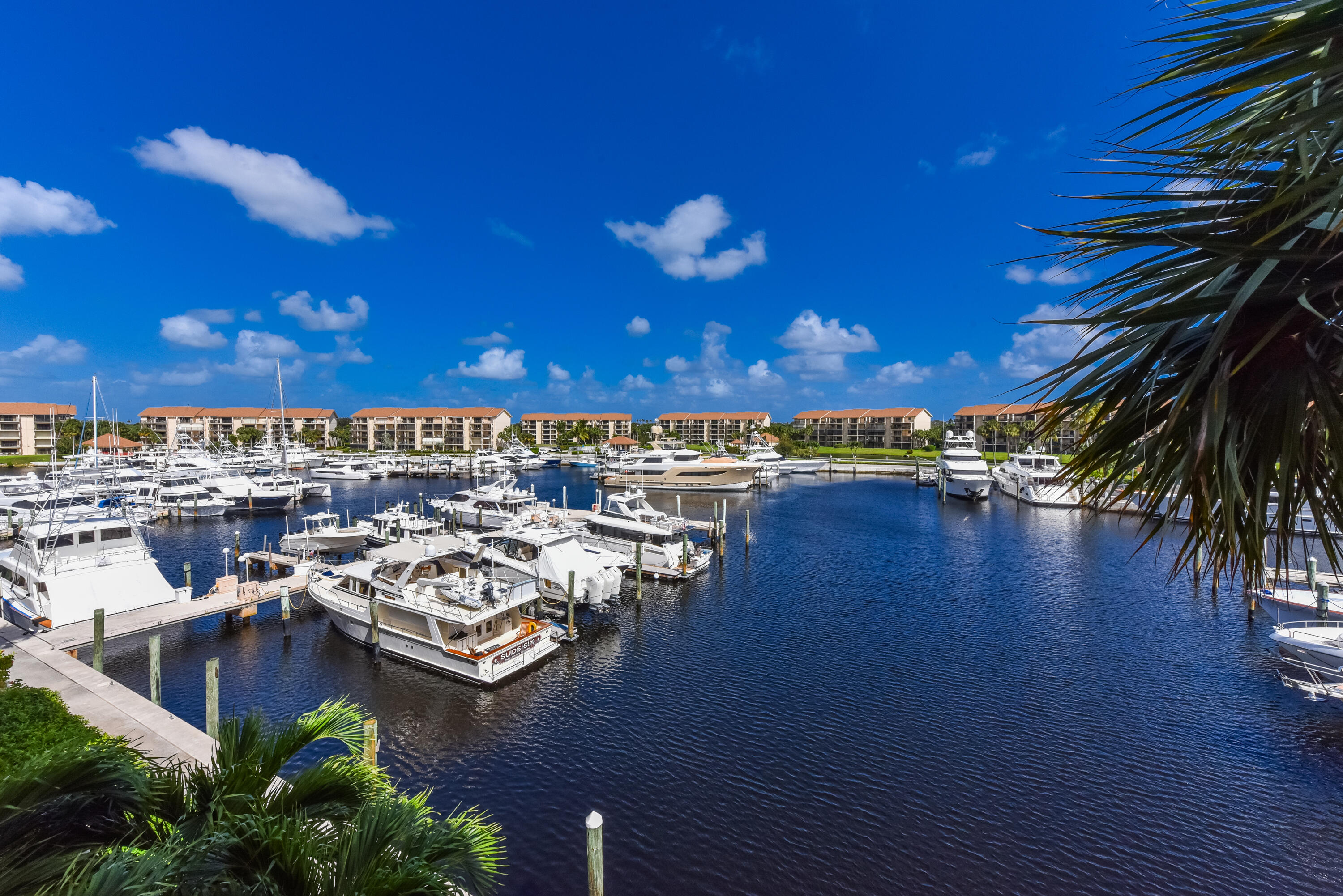 2401 Marina Isle Way, Unit 405 Jupiter, FL 33477 - Photo 6 of 30 a view of a swimming pool with seating space