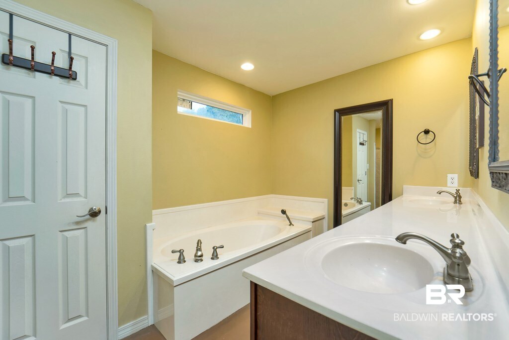 15710 Old Pierce Road Fairhope, AL 36532 - Photo 23 of 38 Master Bath