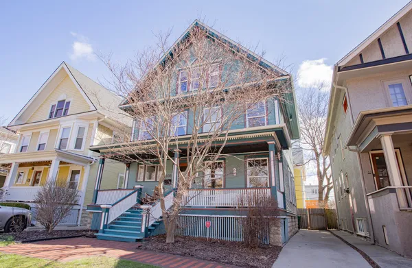 $750,000 | 108 Wesley Avenue, Oak Park, IL 60302