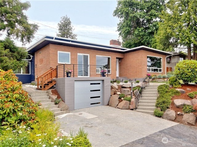 7809 South Sunnycrest Road Seattle, WA 98178 - Photo 1 of 21