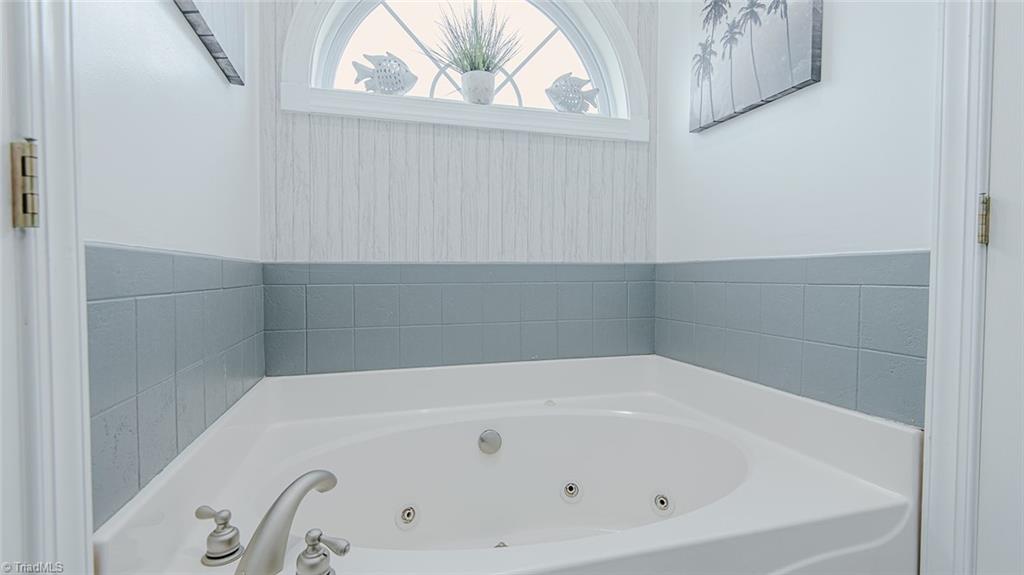 1012 Maple Ridge Court Burlington, NC 27217 - Photo 41 of 46 Gallery Image 41