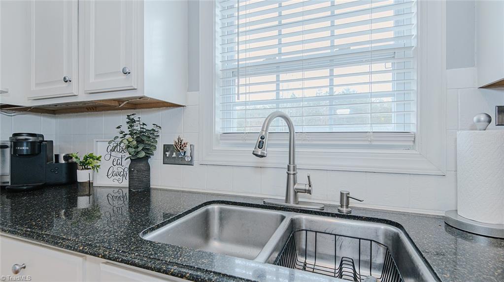 1012 Maple Ridge Court Burlington, NC 27217 - Photo 9 of 46 Gallery Image 9