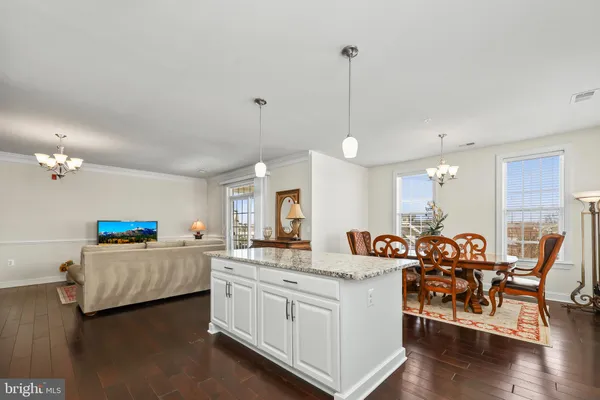 $615,000 | 44589 York Crest Terrace, Unit 300, Ashburn, VA 20147
