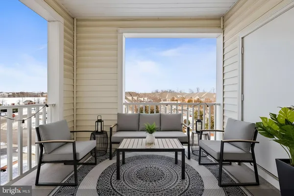 $615,000 | 44589 York Crest Terrace, Unit 300, Ashburn, VA 20147