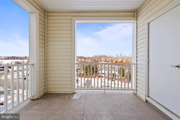 $615,000 | 44589 York Crest Terrace, Unit 300, Ashburn, VA 20147