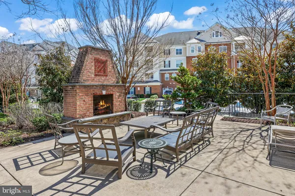 $615,000 | 44589 York Crest Terrace, Unit 300, Ashburn, VA 20147