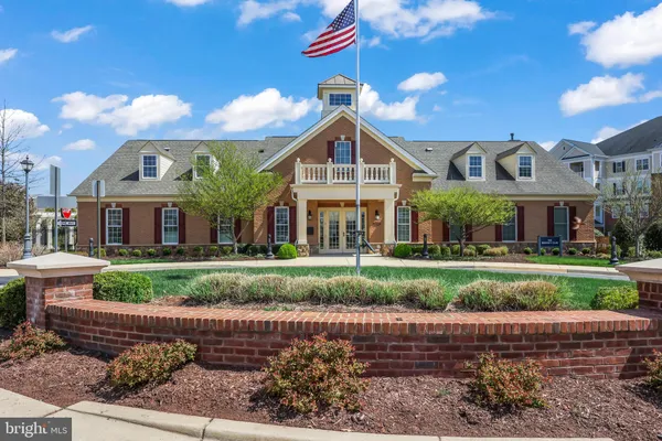$615,000 | 44589 York Crest Terrace, Unit 300, Ashburn, VA 20147