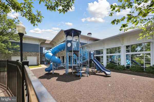 $615,000 | 44589 York Crest Terrace, Unit 300, Ashburn, VA 20147