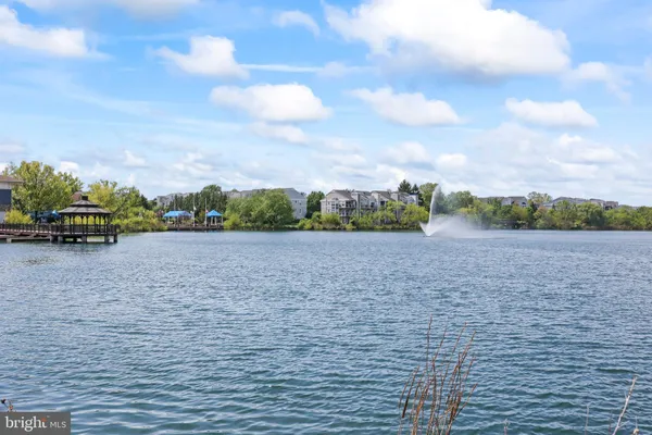 $615,000 | 44589 York Crest Terrace, Unit 300, Ashburn, VA 20147