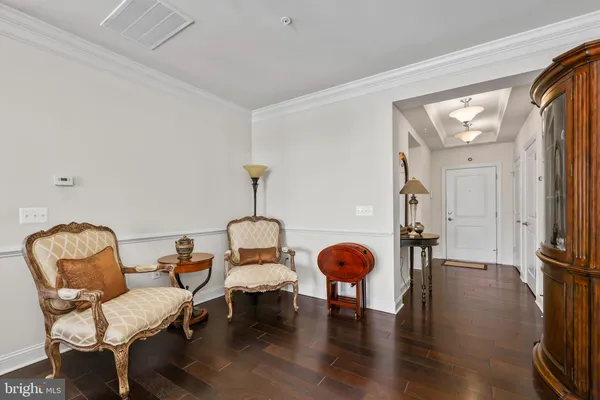 $615,000 | 44589 York Crest Terrace, Unit 300, Ashburn, VA 20147