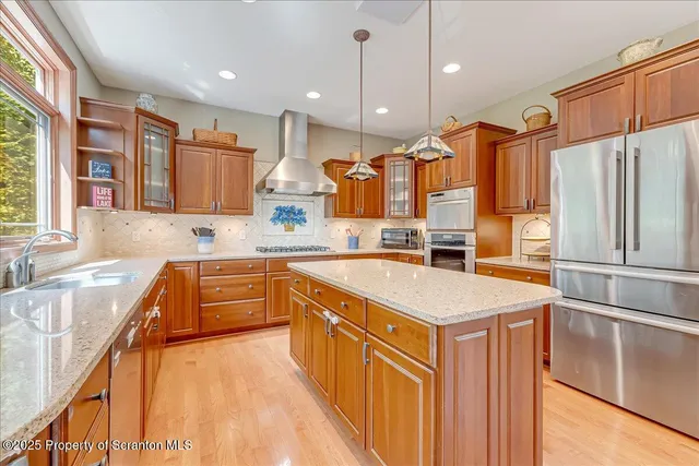 $895,000 | 329 Lakeshore Drive, Lakeville, PA 18438