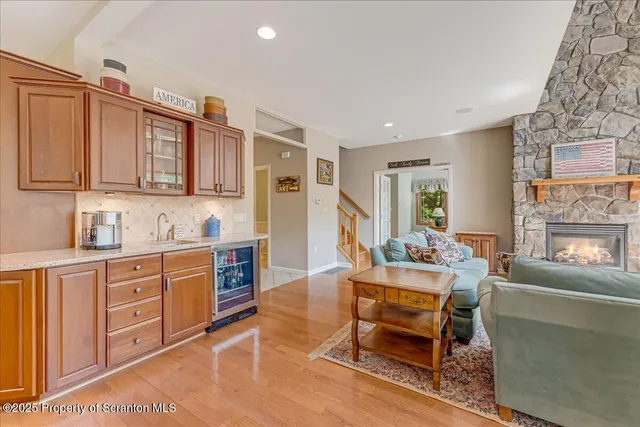 $895,000 | 329 Lakeshore Drive, Lakeville, PA 18438