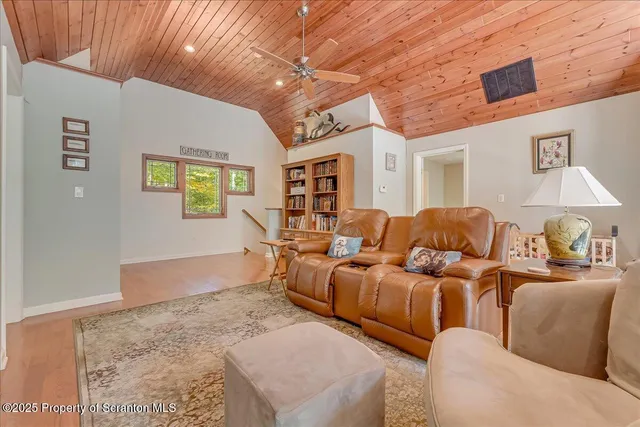 $895,000 | 329 Lakeshore Drive, Lakeville, PA 18438