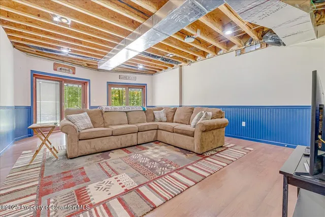 $895,000 | 329 Lakeshore Drive, Lakeville, PA 18438