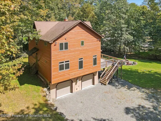 $895,000 | 329 Lakeshore Drive, Lakeville, PA 18438