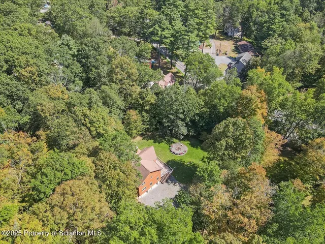 $895,000 | 329 Lakeshore Drive, Lakeville, PA 18438