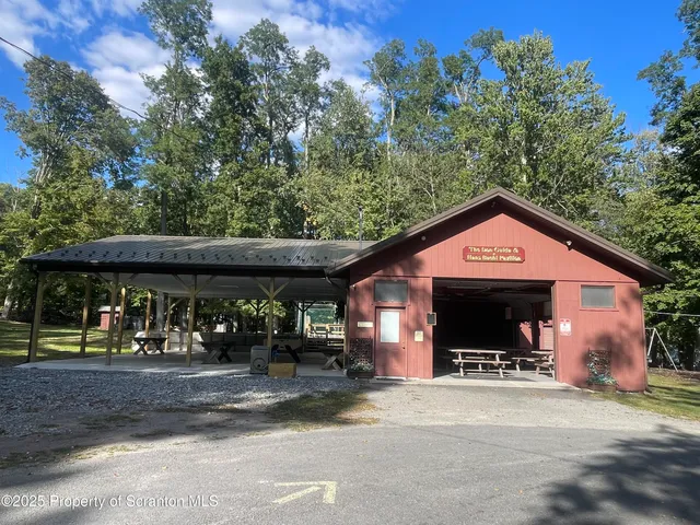 $895,000 | 329 Lakeshore Drive, Lakeville, PA 18438