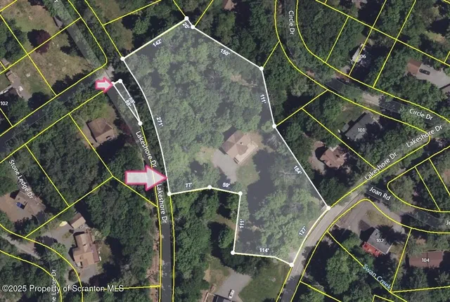 $895,000 | 329 Lakeshore Drive, Lakeville, PA 18438