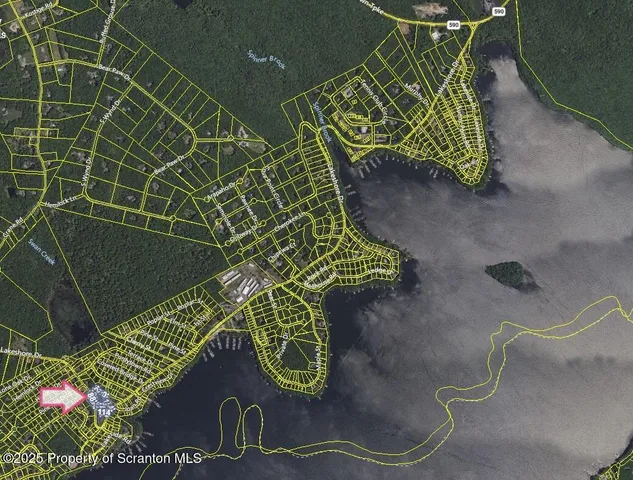 $895,000 | 329 Lakeshore Drive, Lakeville, PA 18438