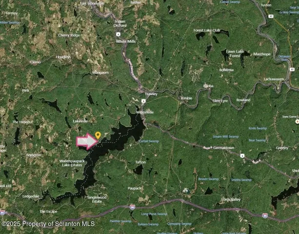 $895,000 | 329 Lakeshore Drive, Lakeville, PA 18438