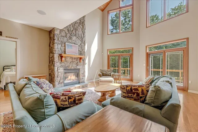 $895,000 | 329 Lakeshore Drive, Lakeville, PA 18438