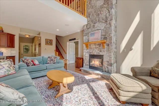 $895,000 | 329 Lakeshore Drive, Lakeville, PA 18438