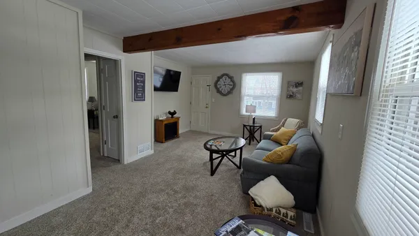 $1,900 | 542 Whitney Avenue, Winthrop Harbor, IL 60096
