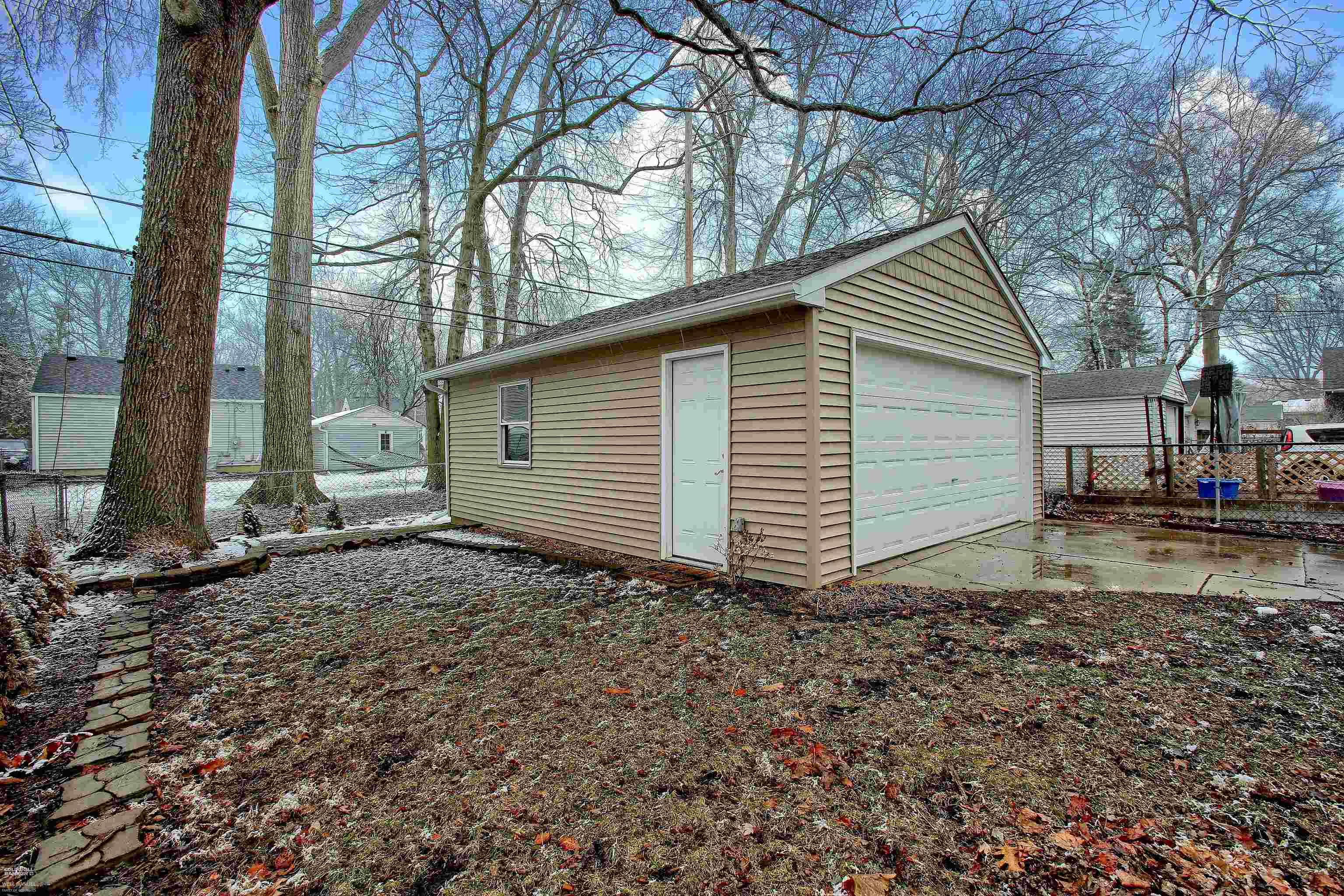 2168 Hampton Road Grosse Pointe Woods, MI 48236 - Photo 5 of 26