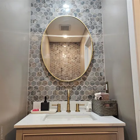 $640,000 | 235 Maples Road, Middletown, NY 10940