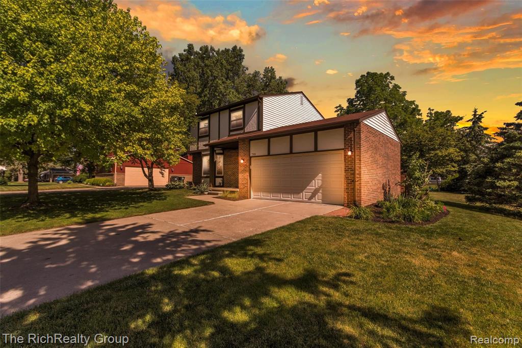 788 Francis Street Rochester Hills, MI 48307 - Photo 1 of 53